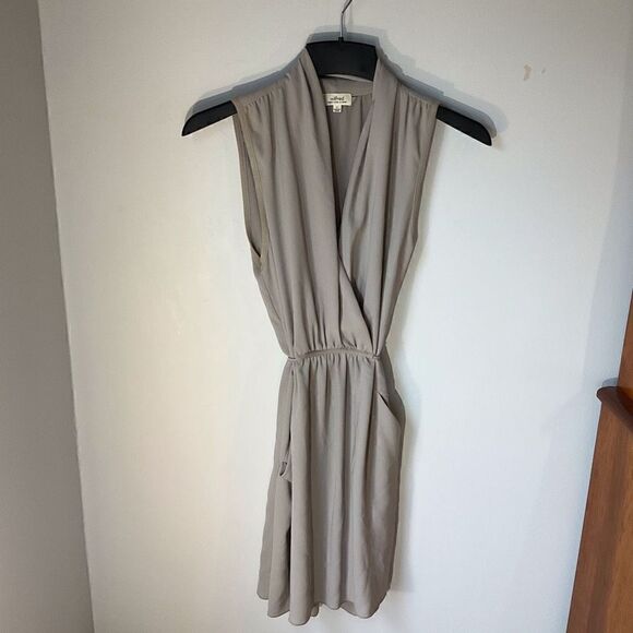 Wilfred Aritzia Sabine Minidress,Small. Grey. Faux wrap. Excellent condition. - Picture 3 of 10
